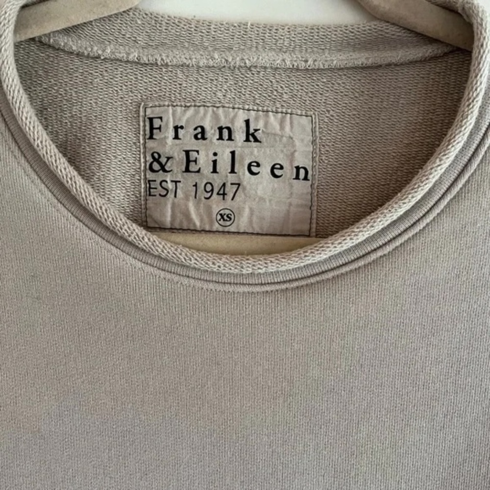 LIKE NEW Frank & Eileen Cotton Pullover - Picture 2 of 7